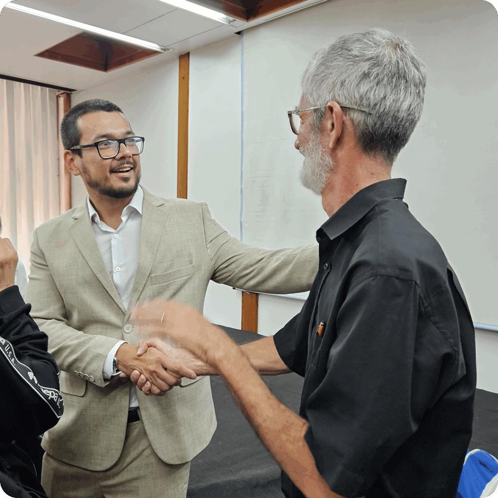 Professor Nakamura em palestra